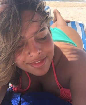 Ale bikini laying down