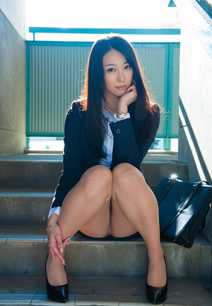 Office idol on the steps