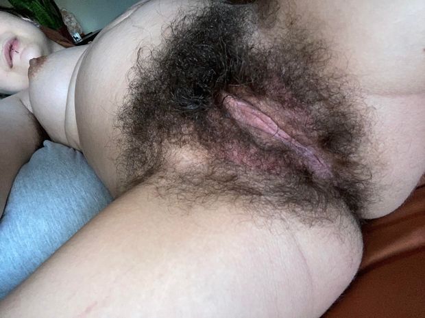 Lots of ass + pussy hair