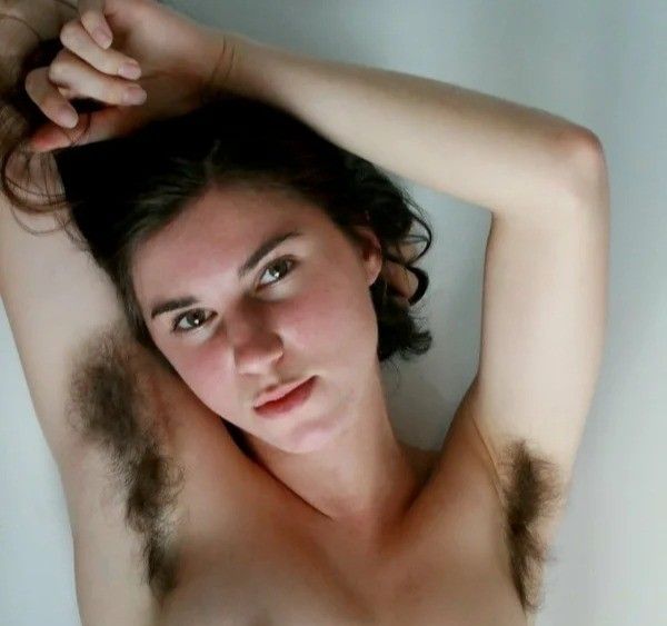 Her hairy pits