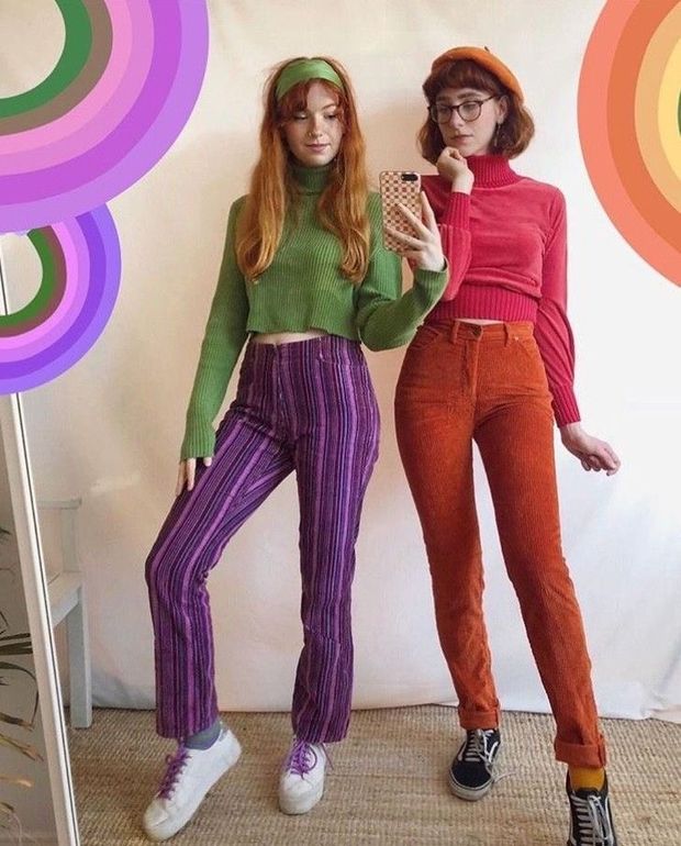 Daphne & Velma hipster cosplay