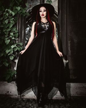 This witch will have you under her spell (model: Dani Divine)