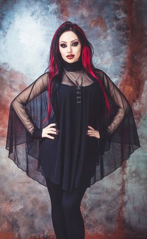 Follow me into the dark (model: Dani Divine)