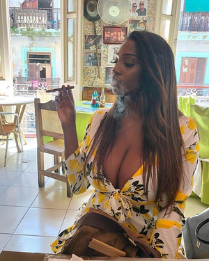 Ellie Mae smoking weed