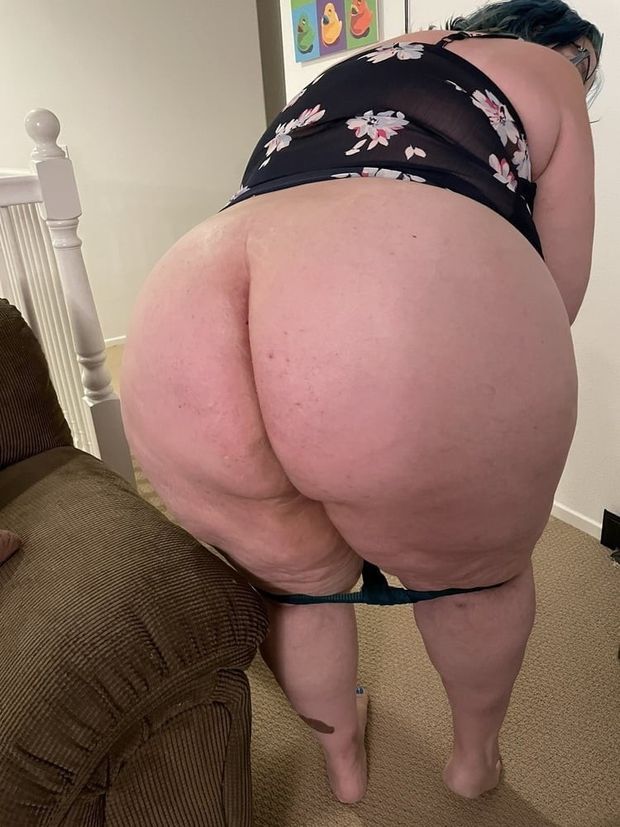 Mom shows her fabulous fat ass