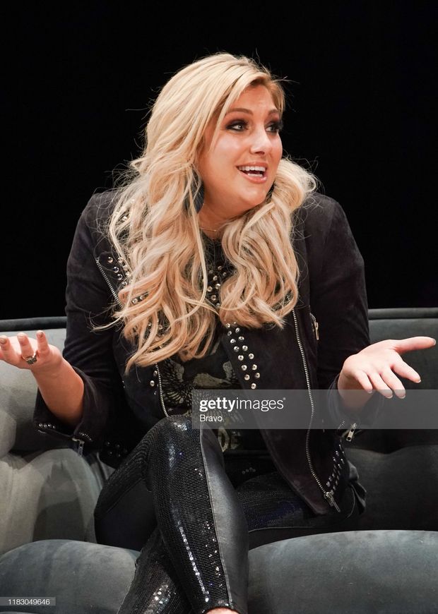 Nice, rocking the leather pants.