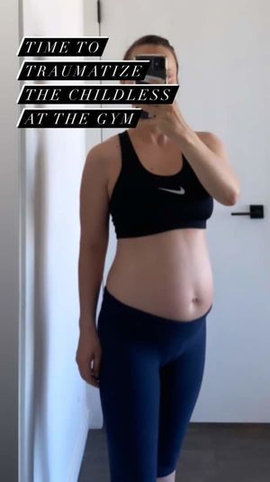 Christina Ricci traumatizing childless gym patrons with her belly