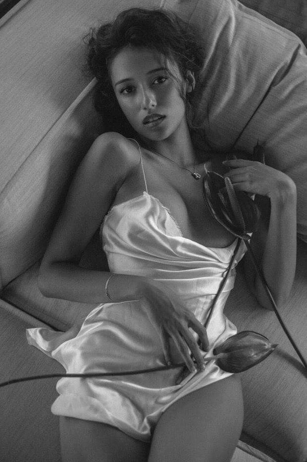 she doesn't want the flower, she want something else