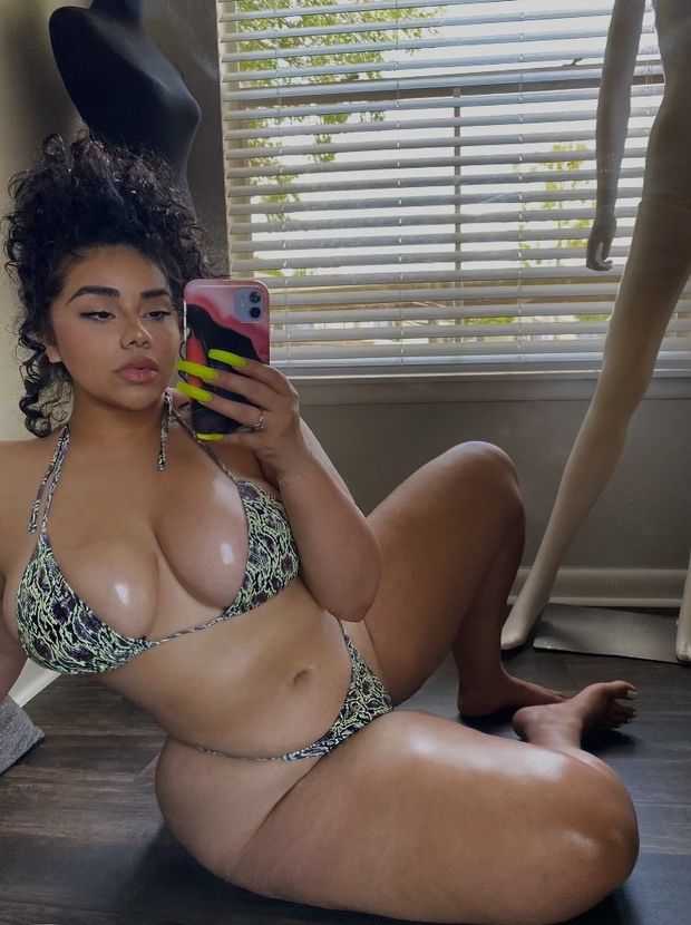thick babe