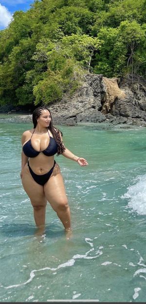 Katelyn Sade looking sexy in her Black bikini