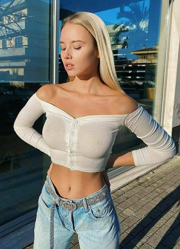Gorgeous babe