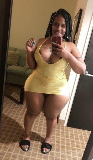 @curvycurlychrisy