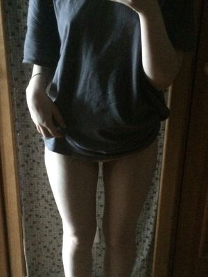 Sweet teen gf selfie