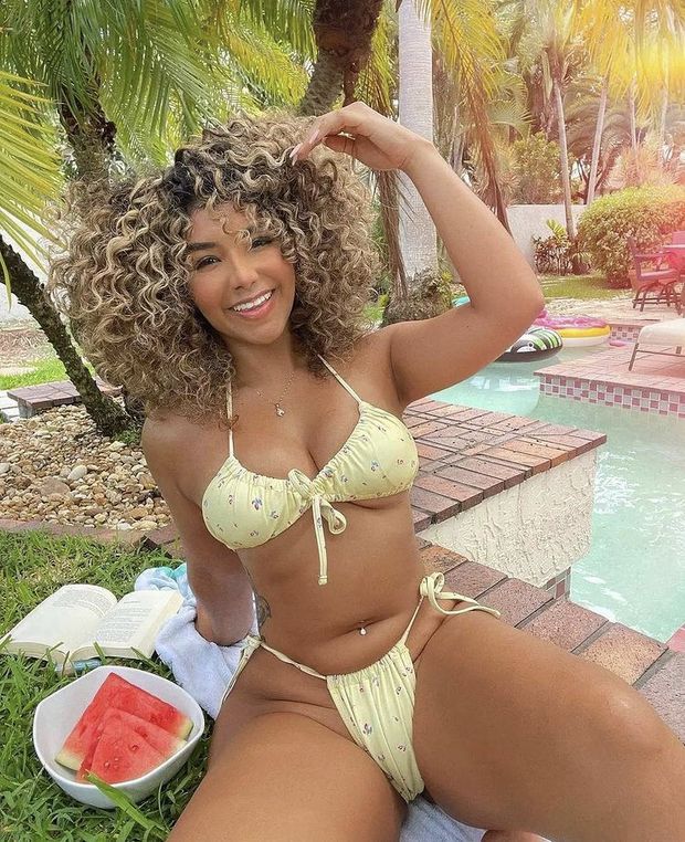 Stunning ebony queen