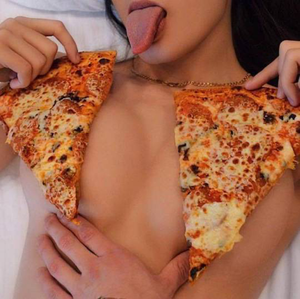 Who wants pizza?