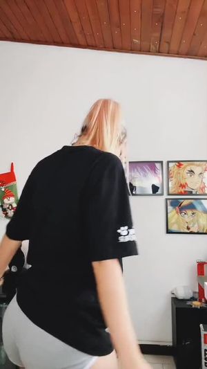 Teen HOTTEST ASS DANCE :)