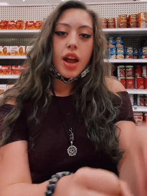 HOT Teen wants all on her mouth :)