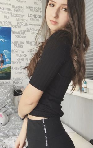 Amateur brunette teen