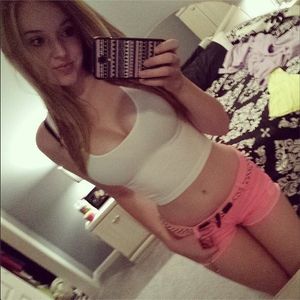 Tight teen selfie