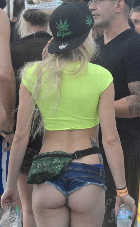 stoner chick
