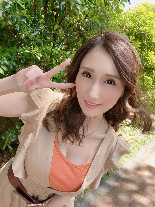 Japanese gravure AV Idol Julia