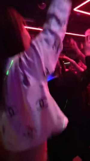 How rich ass party - get bunch of babes and dance with them