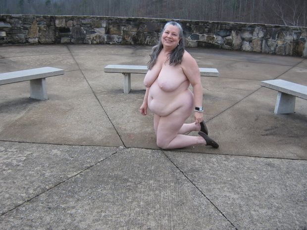 Slave ready for public gangbang