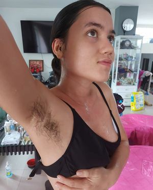 hairy armpit