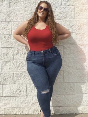 Thick and incredibly hot in jeans