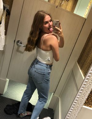 mirror selfie nice ass in jeans