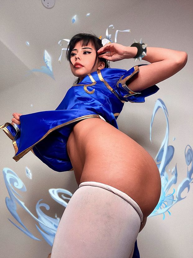 Thick thigh Chun li cosplay