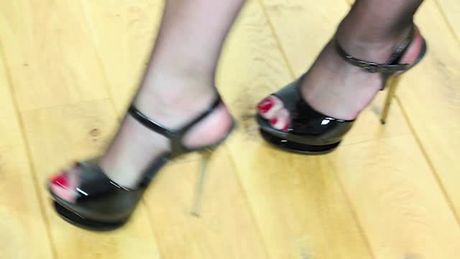 High Heels worship and cornea feeding dominatrix - VULVA Original