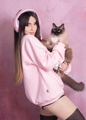 Nyvi Estephan ❤️ Photo #18