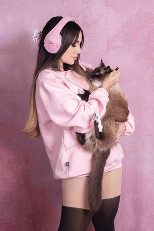 Nyvi Estephan ❤️ Photo #20