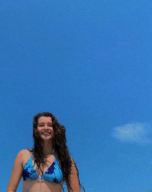 Amateur bikini beauty