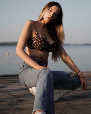 Huge boobs in leopard bra