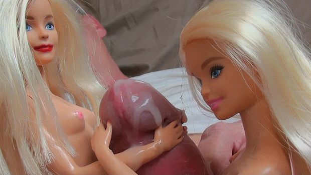 Barbie sisters Monique and Melissa play with giant cock