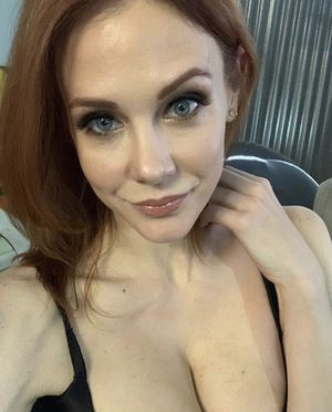 Mainland Ward makes me want to cum all over her