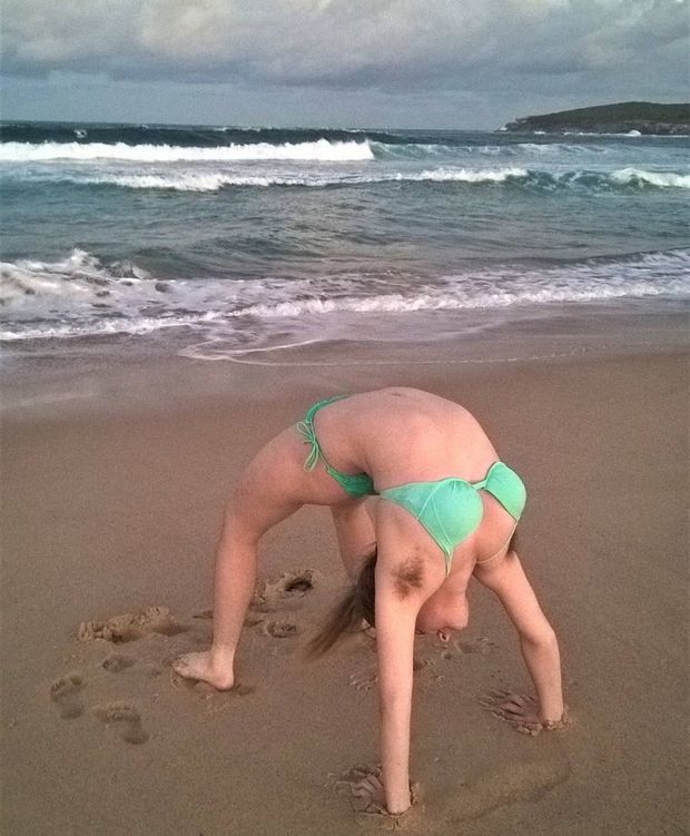 Hairy pit Bridge on beach