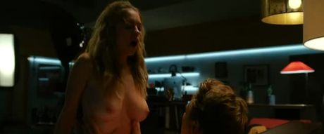 Sydney Sweeney & Ben Hardy sex scene in "The Voyeurs"