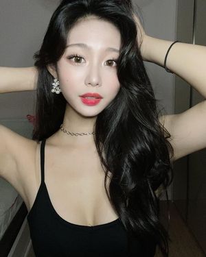 10/10 - Perfect face to skull-fuck her silly.