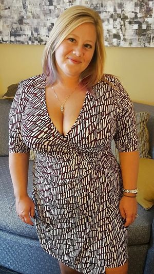 Awesome thick housewife