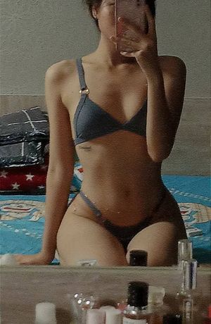 Need a daddy who's into small titties