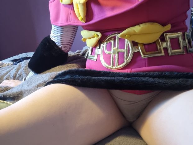 Make me wet in cosplay