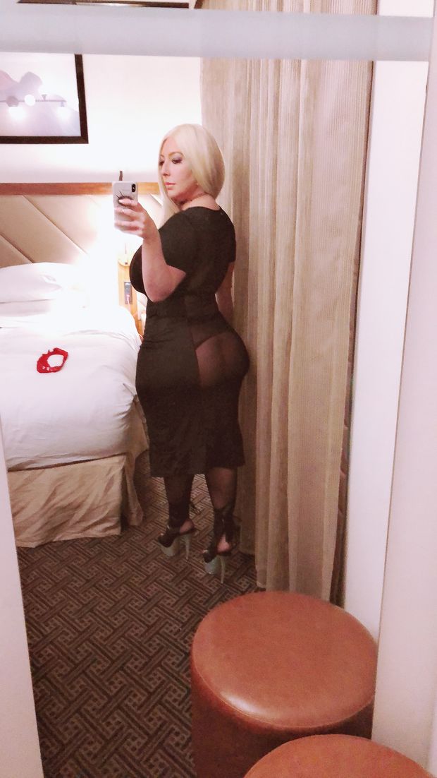 Big Ass,BBW,Mature,MILF,Big Tits,Blonde