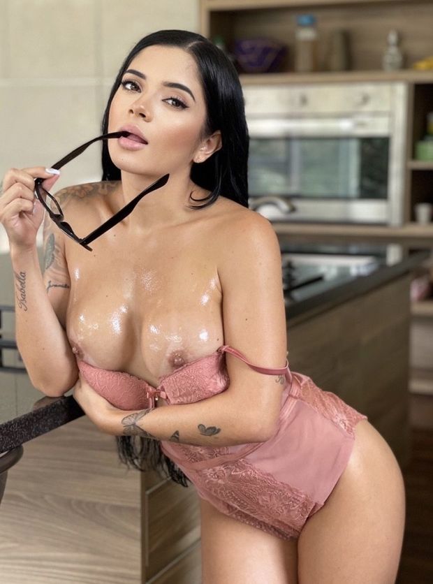Nerdy Annie Lust