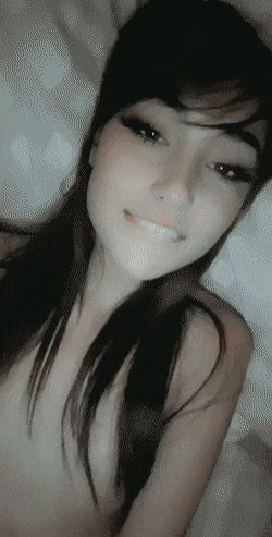 Delilahdewing playing with her cute pussy