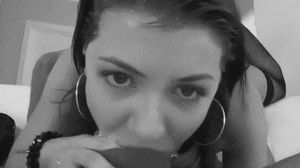 [*Fake] Victoria J. wants the same fame as Ariana.