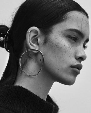 Zoe Barnard's freckles are fabulous in profile
