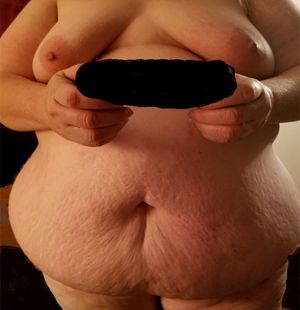 Sexy fat belly! Mmmmmm!!